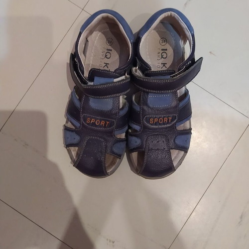 Boys' sandals like new, size 34