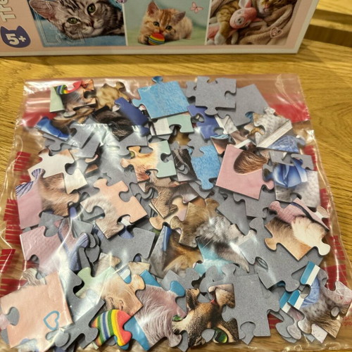 Children's Puzzle In The Cats World like new, 100 pieces
