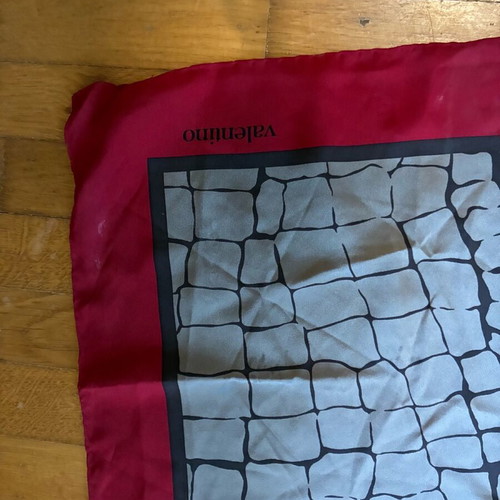 Valentino vintage scarf used, 100% silk, beige and red