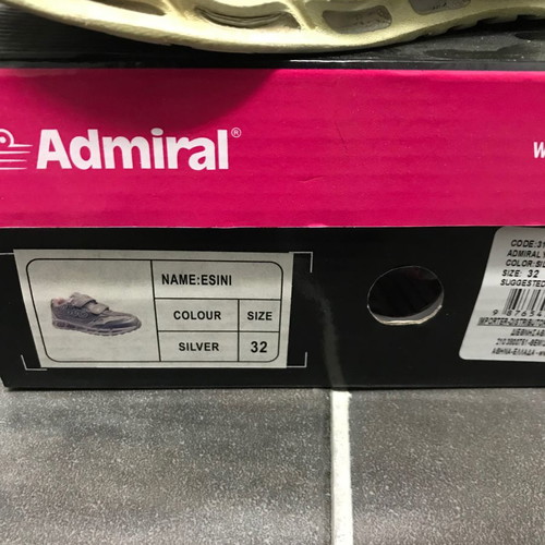 Admiral athletic shoes used size 32 with lights silver