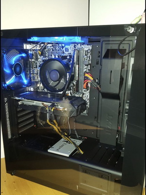 Gaming setup with 2 monitors and peripherals