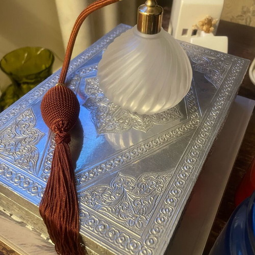 Vintage perfume bottle like new
