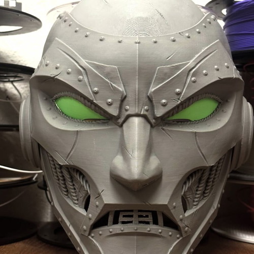 Dr. Doom mask new without elastic