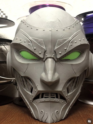 Dr. Doom mask new without elastic