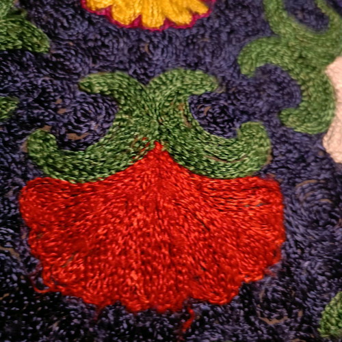 Pillow very old with embroidery diameter 40cm