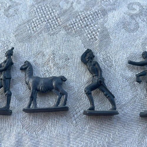 German lead ww2 soldier figures used, collectible