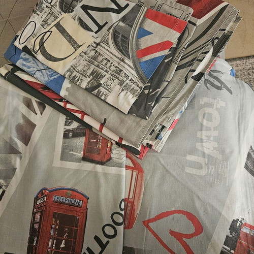 Duvet cover and sheet set London like new