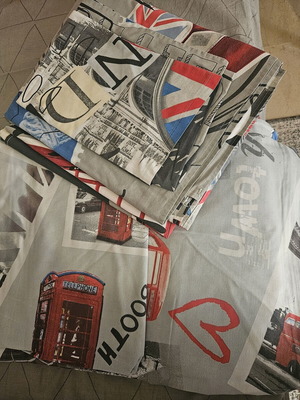 Duvet cover and sheet set London like new