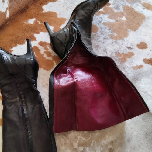 Black leather boots size 39.5 like new