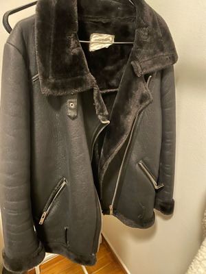 Zara jacket used, black, size S, warm with synthetic lining