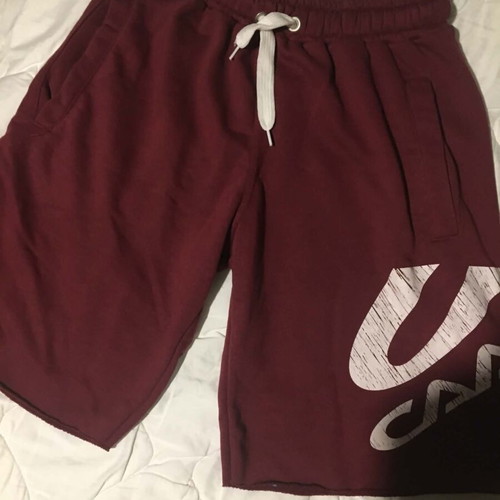 Caan Bermuda shorts size M like new, burgundy color