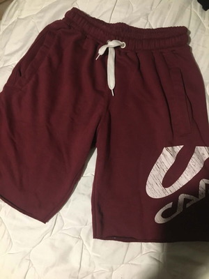Caan Bermuda shorts size M like new, burgundy color