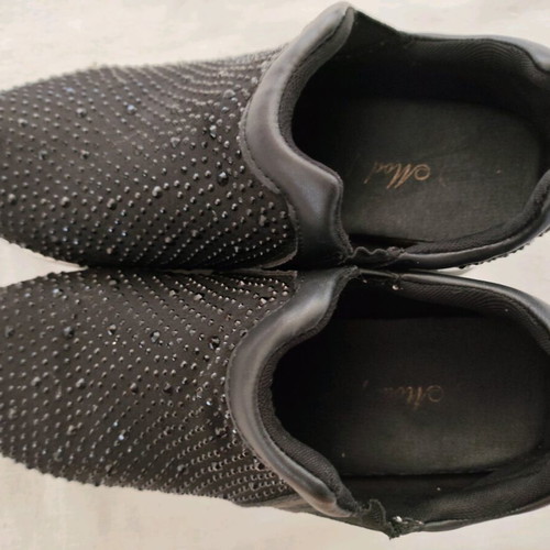 Black women's sneakers with rhinestone effect like new