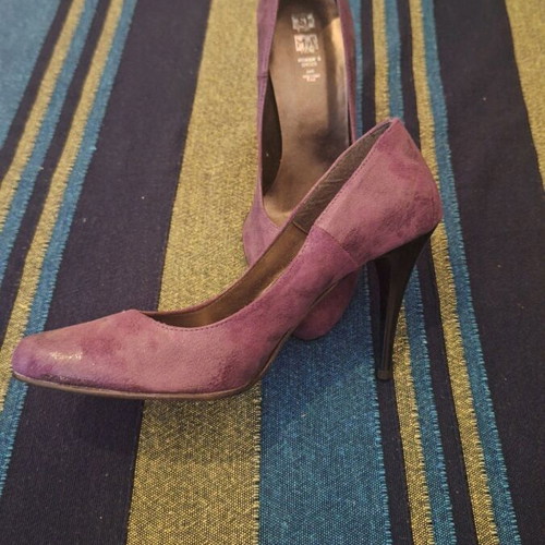 Pumps size 37 purple like new, 9cm heel