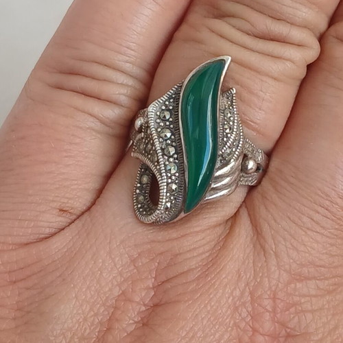 Ring with chrysoprase and marcasite in 925 silver, 18mm