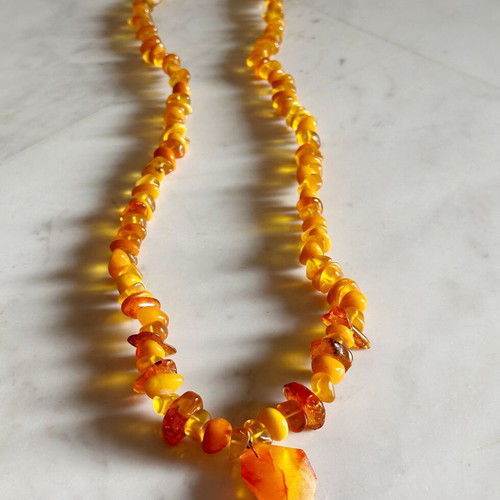 Vintage Baltic amber necklace with pendant like new