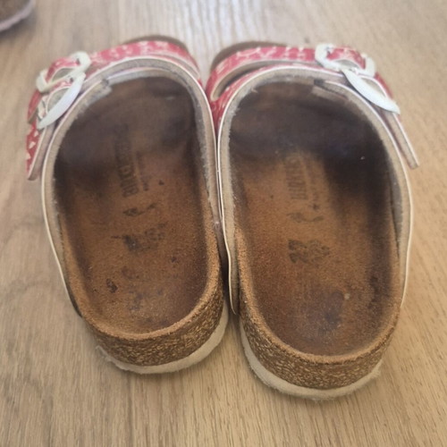 Birkenstock sandals size 27 like new, red