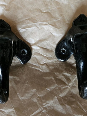 Ceramic elephant-shaped hooks like new, set of 2, black