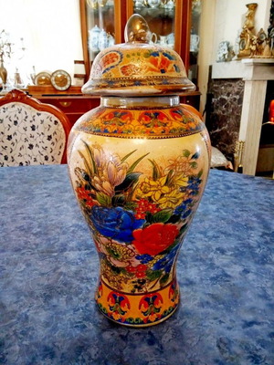 Chinese vase with lid 30 cm
