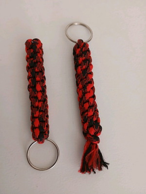 Keychains like new, set of 2 with climbing cord