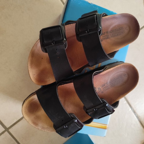Goldstar leather sandals like new, adjustable straps, size 37, black