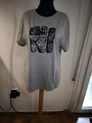 Grey short-sleeve cotton t-shirt like new, size L