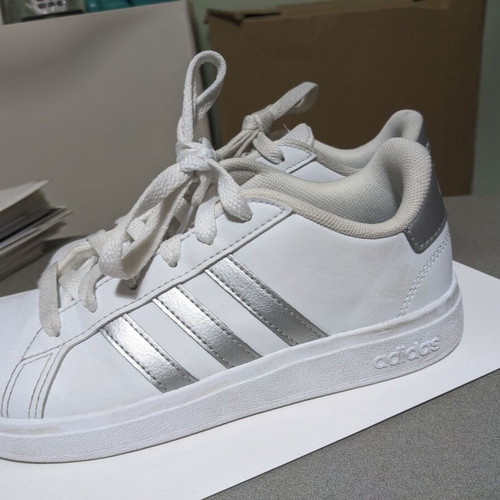 Adidas sneakers size 35 like new, white athletic shoes for girls