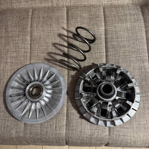T-Max 560 2022/24 transmission parts used, variator, rollers, spring