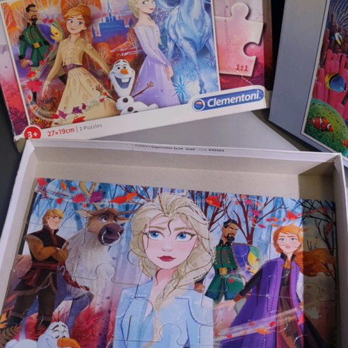 Puzzle Clewmntoni and Ravensburger used