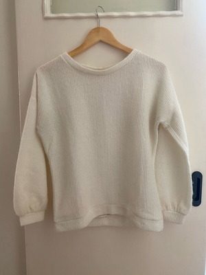 Knitted fine weave sweater white like new, size S