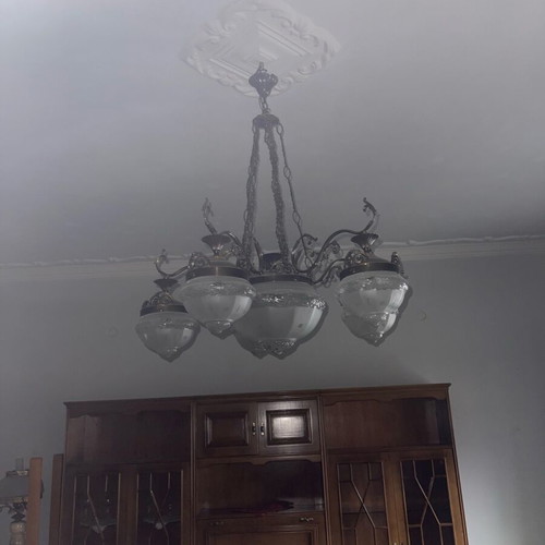 Chandelier like new, functional