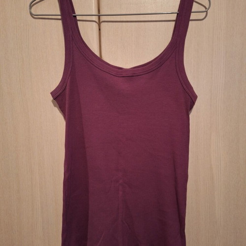 Set of 3 sleeveless tops used, Intimissimi and black cotton