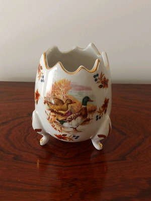 Porcelain vase broken egg like new with painted bird and flower designs