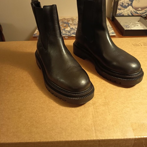 Chelsea boots leather size 43 like new, black