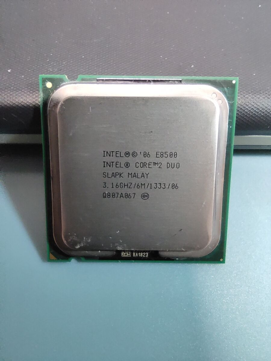Intel Core 2 Duo E8500 Processeur – 3,167 GHz, Socket 775, Cache 6 Mo – SLB9K