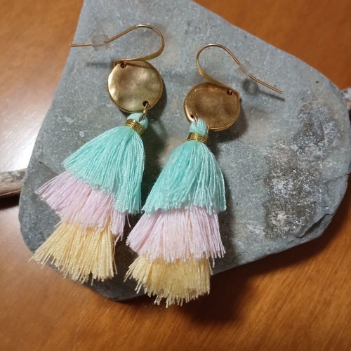 Summer earrings new with colorful tassels and gold-plated metal details