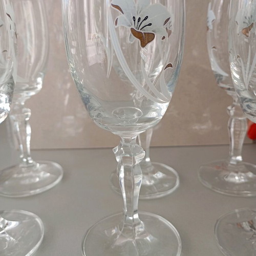 Bohemia crystal wine glasses set of 6 like new