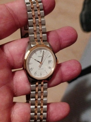 Ρολόι χειρός Tissot PR 100 γυναικείο σαν καινούργιο, χρυσαφί και ασημί
