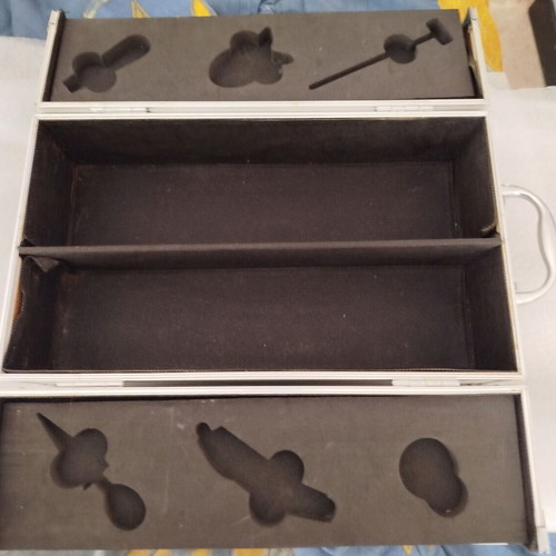 Silver case used, dimensions 35x20x12 cm