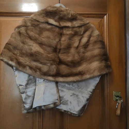 Etol mink fur like new, short cape coat beige