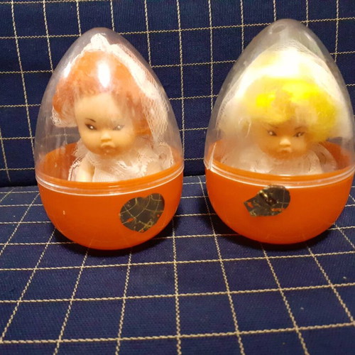 Small dolls in egg new
