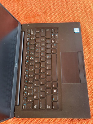 Dell Latitude 7390 φορητός υπολογιστής με οθόνη αφής 13,3" Intel Core i5 8GB RAM 128GB SSD