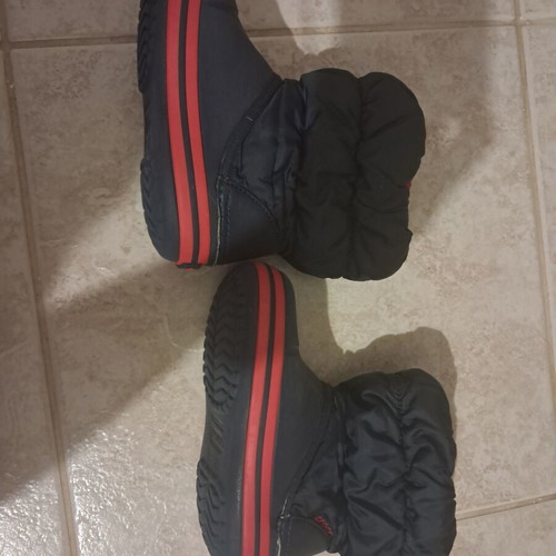 Crocs kids' boots size 8 (24-25)