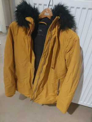 Zara jacket used, medium size, warm hip-length
