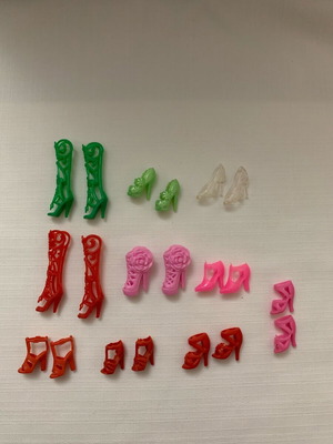 Doll shoes and bag like new, 10 pairs