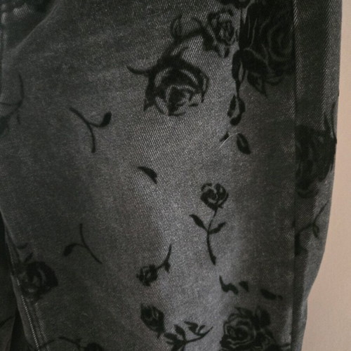 Jeans with velvet floral design like new, size M