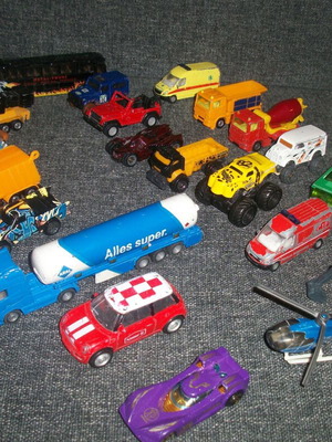 Hotwheels toy cars and tracks like new pack