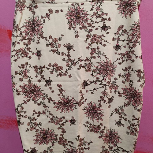 Elastic midi skirt Made in Italy size M like new, beige multicolor