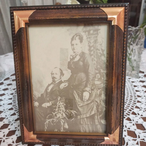 Wall photo frame like new, dimensions 26.5x20 cm