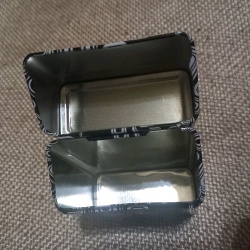 Metal cigarette case used, good condition